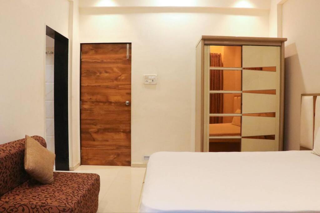 Stayhaven Aqua With Pvt Theatre & Pool Мумбаи Экстерьер фото